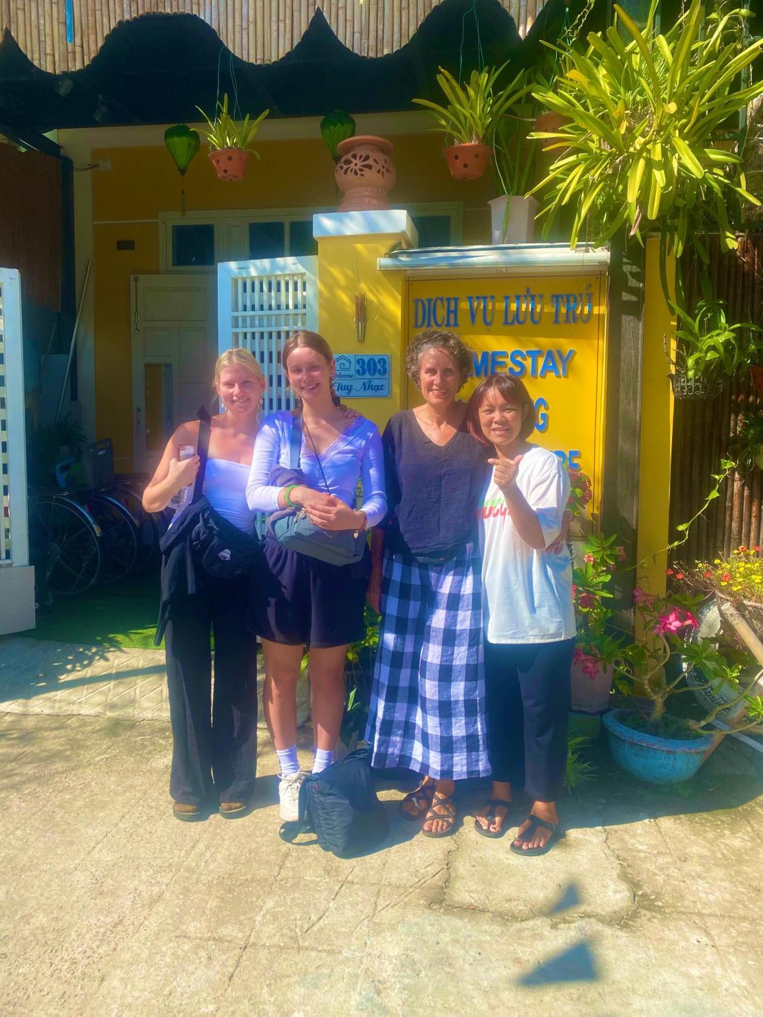 An Bang Sea Adventure Homestay Хойан Экстерьер фото